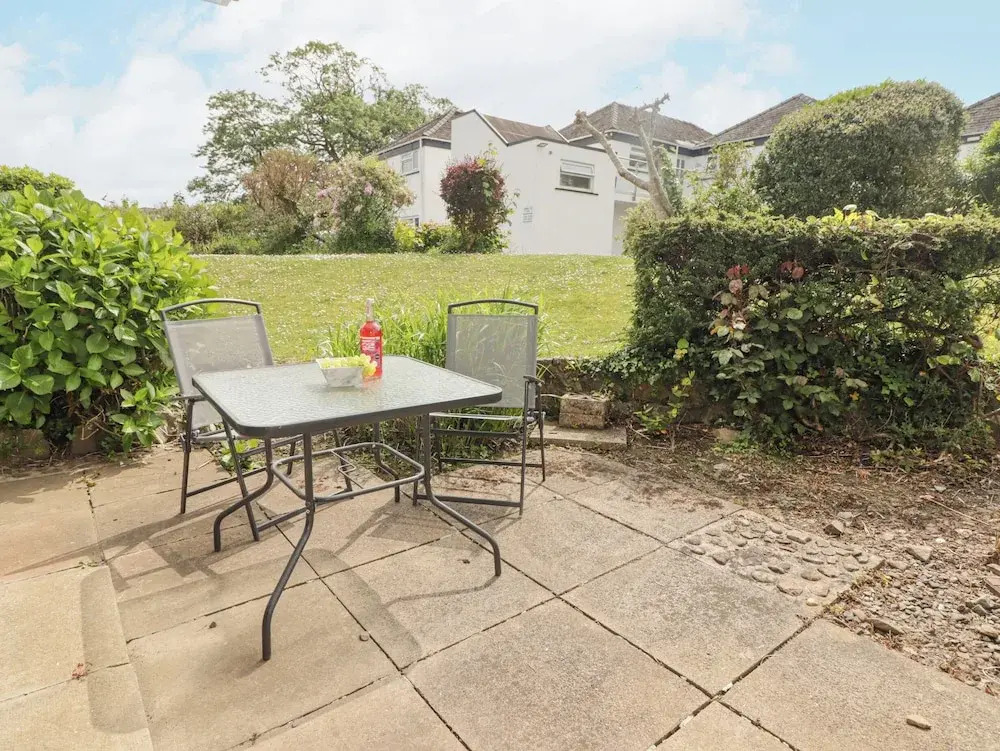 23 Coedrath Park