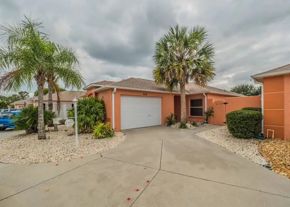 Nuevo Leon Lane 610 by White Pelican VR