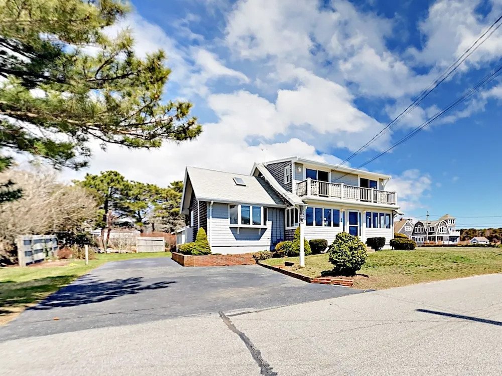 Charming Ocean View Beach House 4 Bedroom Home