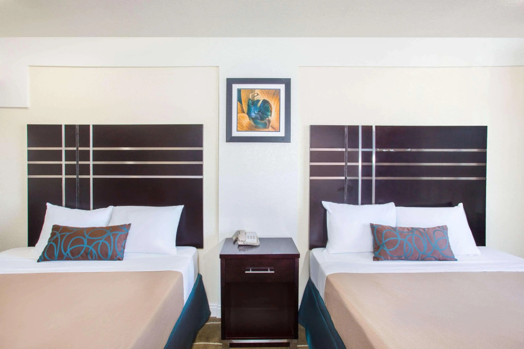 Travelodge by Wyndham Fresno Yosemite Area