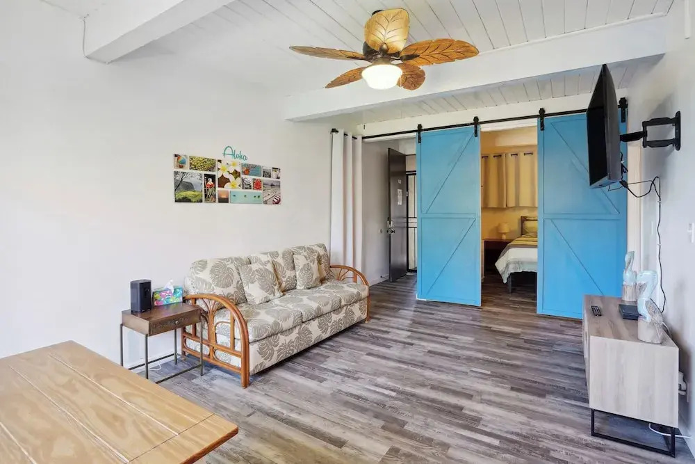 < 1 Mi to Beach + Town! Airy Kailua-kona Condo