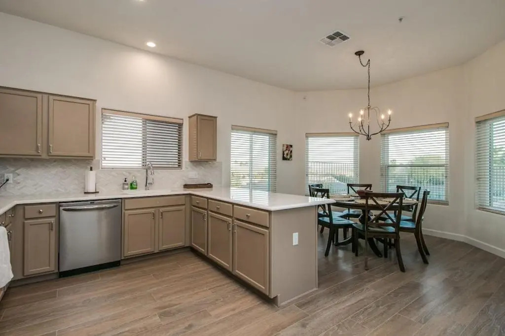 Breathtaking Views & Htd Pool in Fountain Hills!