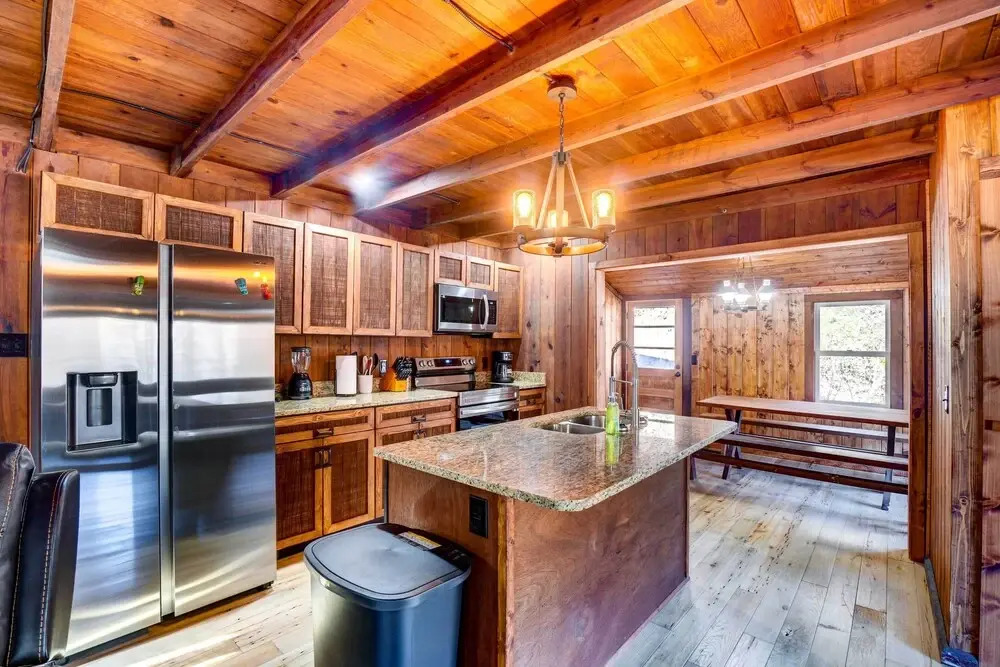 Gatlinburg Cabin: Hot Tub & River Views