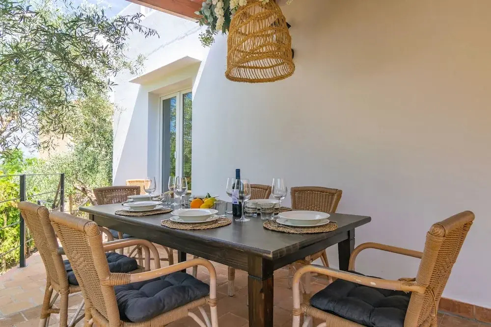 Villa Blanca - Villa With Private Pool. Free Wifi