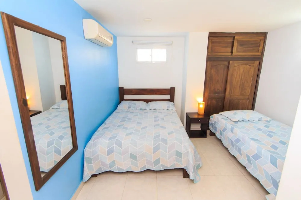 Hostal Parque Real