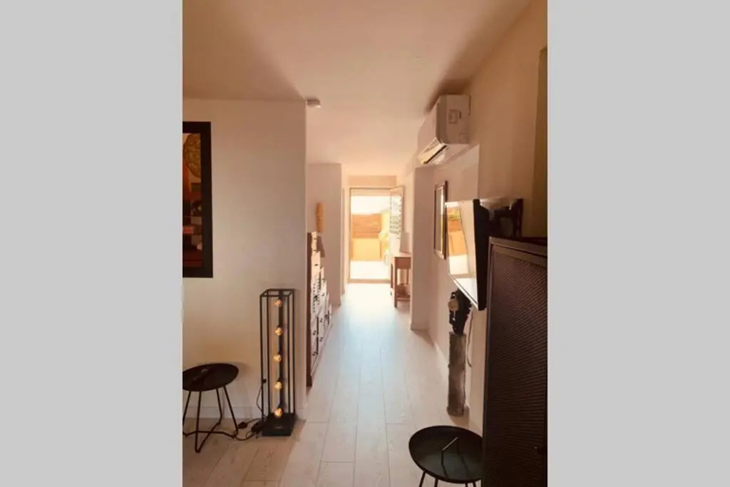 DOMENJOD T1 avec terrasse et jardinet