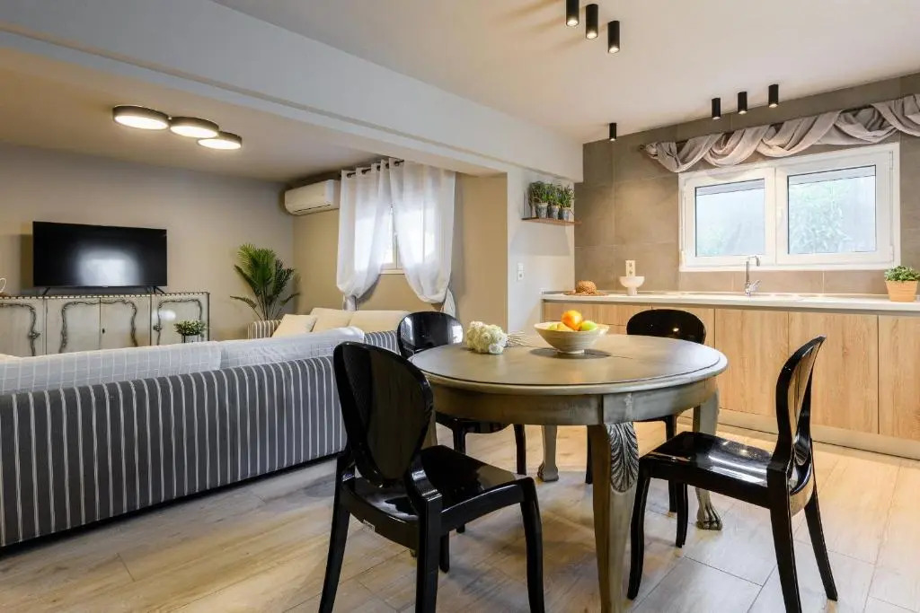 Louloudis Apartments Complex