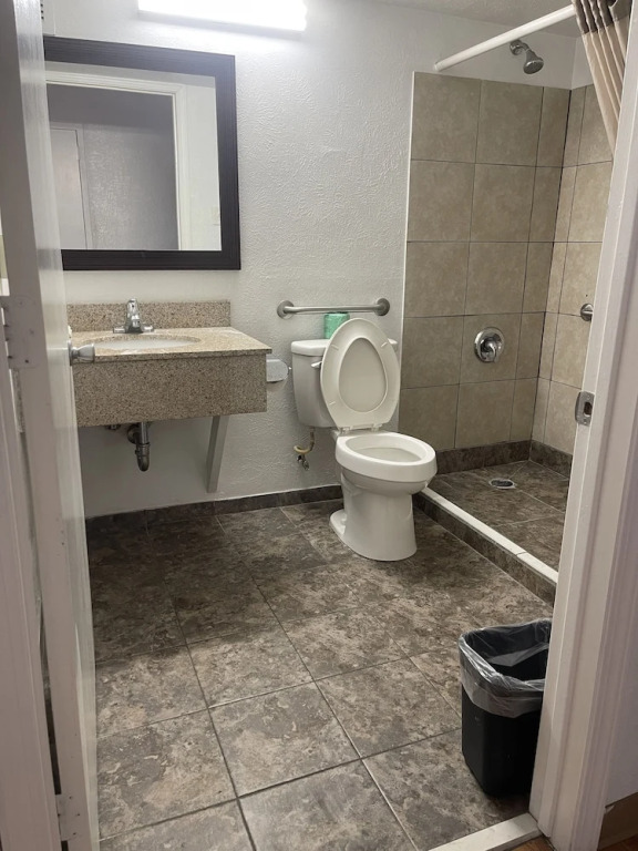 Regal 8 Inn & Suites