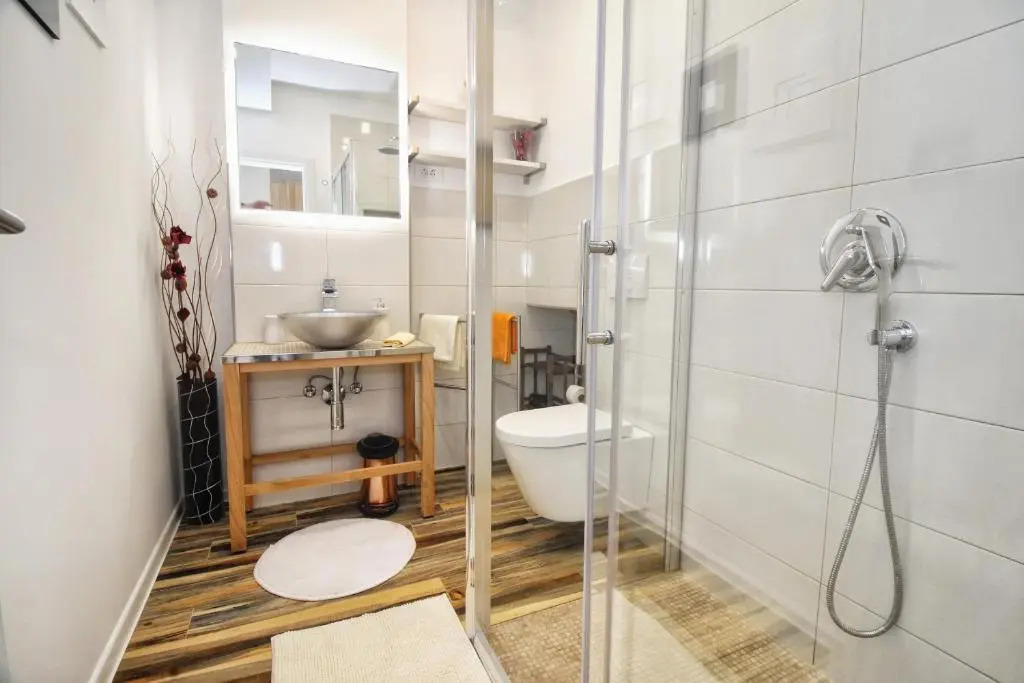 Apartments and Rooms Lorena 236