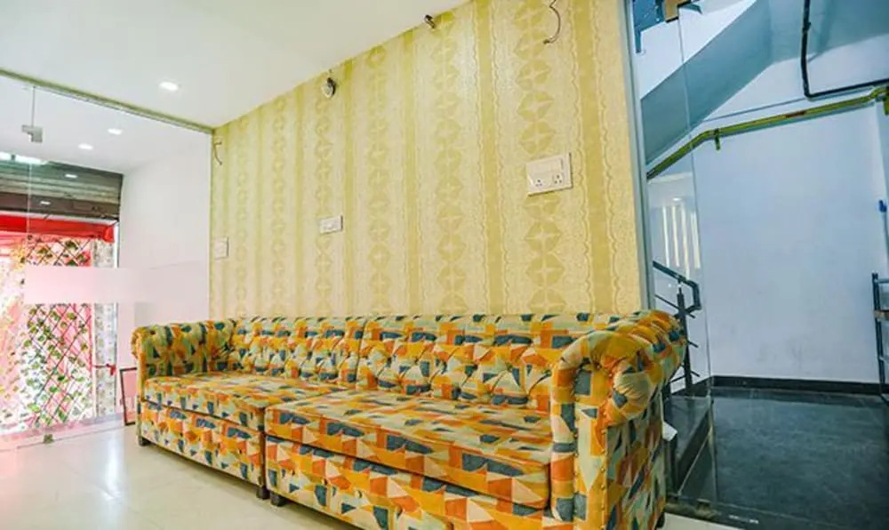 Fabhotel Cosmos