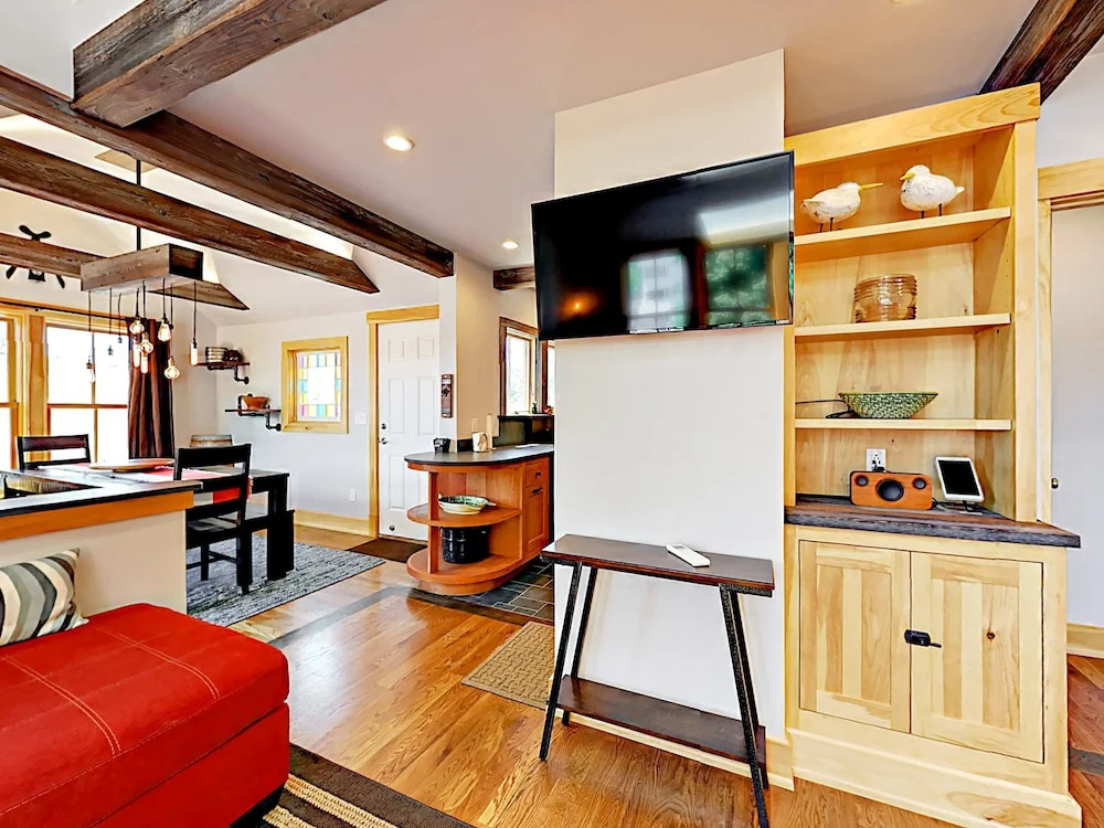 Newly Renovated 3br In Boothbay Harbor 3 Bedroom Apts