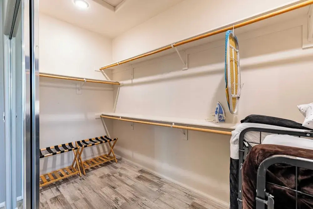 Luxe Indio Stay w/ Pool, Tiki Bar & Fire Pit Near Coachella Longfellow