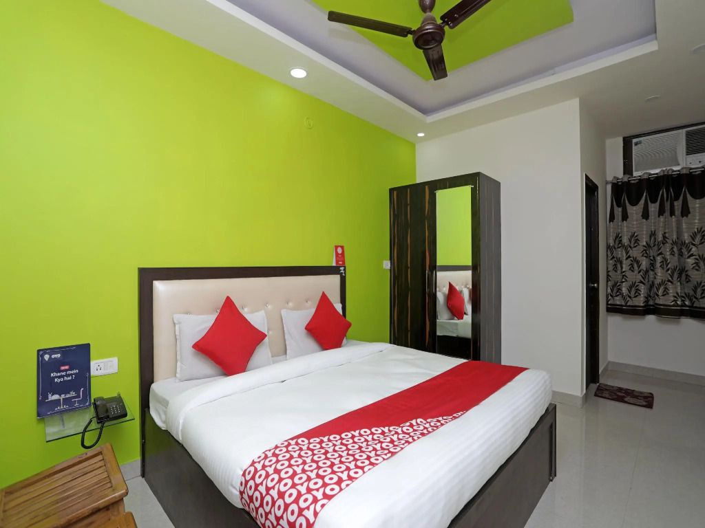 Super Hotel O Raj Palace