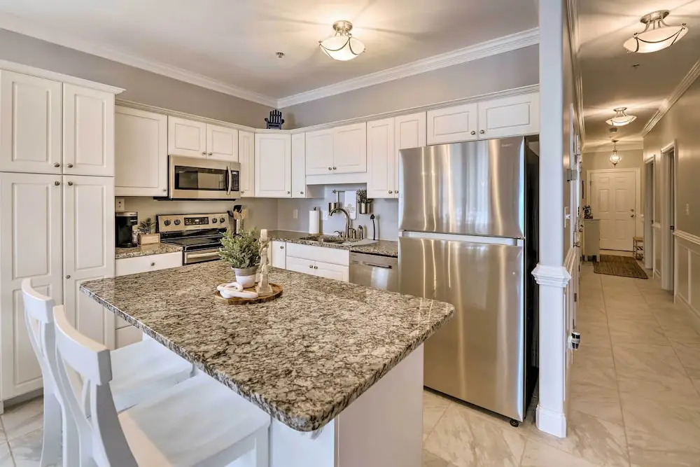 Ocean Club Condo w/ Community Pool & Hot Tub