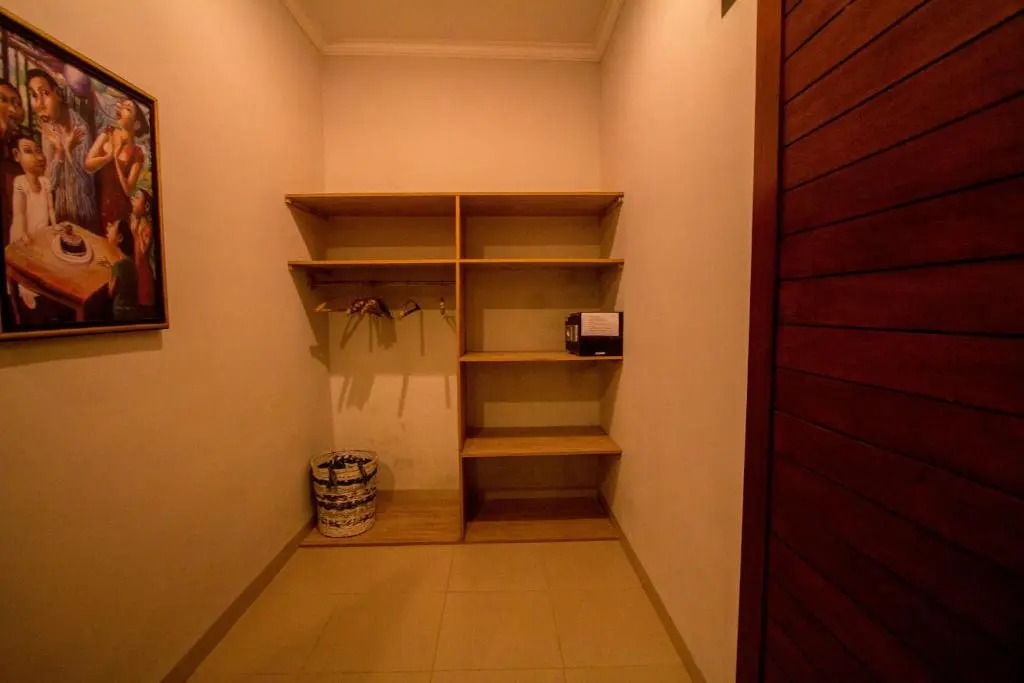 Ratna Villa