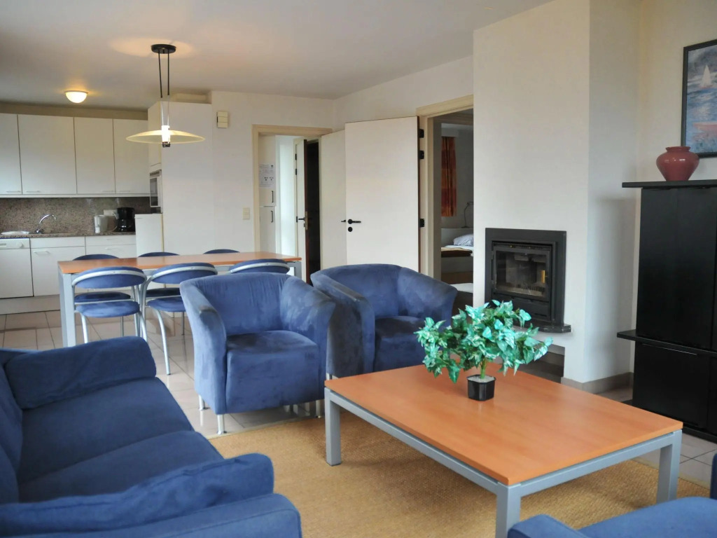 Apt w/ Fireplace & Garden