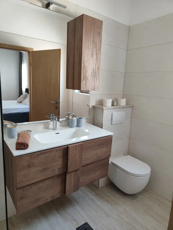 Apartment With Pool in Karlobag