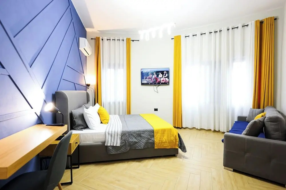 Grandstay Central 102