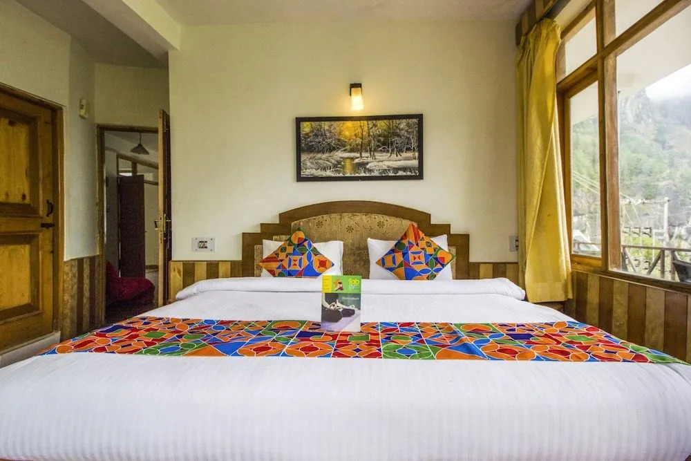 FabHotel Whispiring Wood