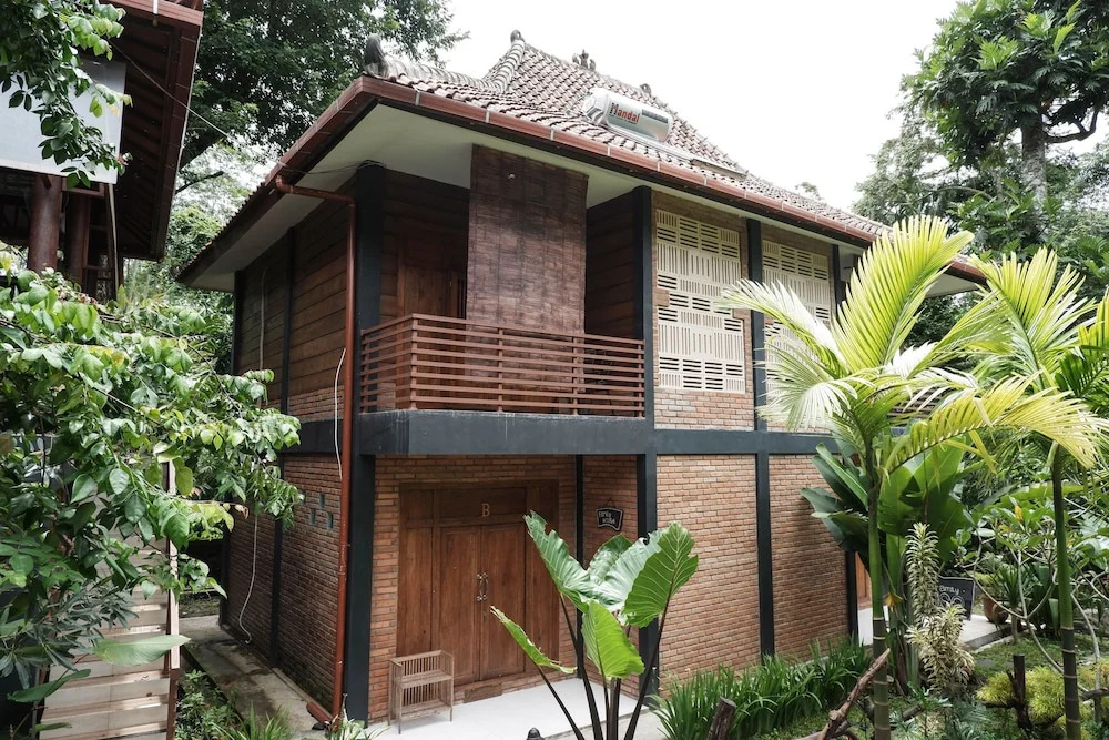 Kebon Krapyak Cottage Syariah Mitra RedDoorz near Stadion Maguwoharjo