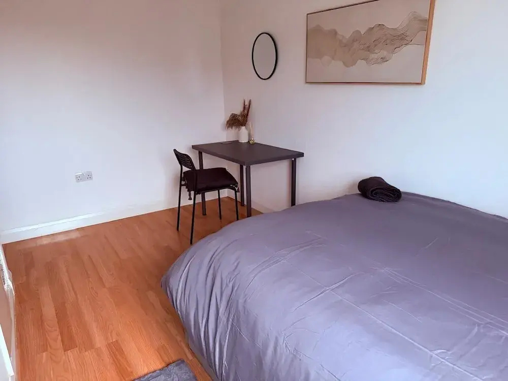 Cosy 2 Bedroom Apartment by Airport & Town Centre