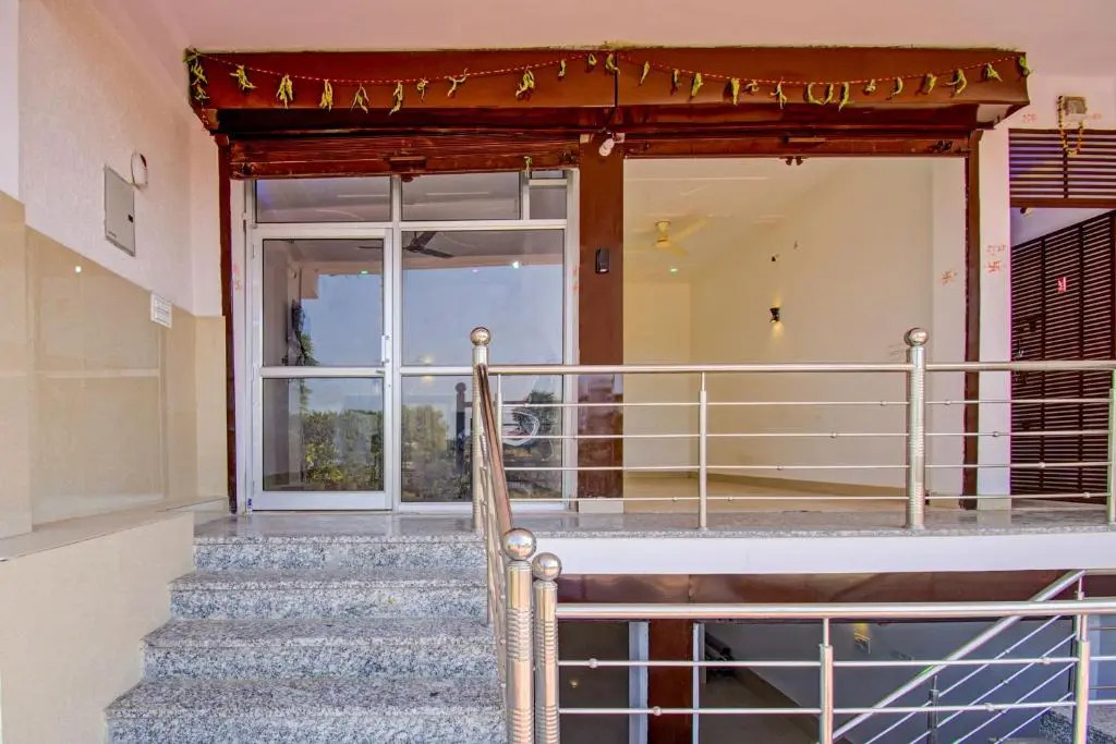 OYO Flagship 80528 Hotel Manisha Palace