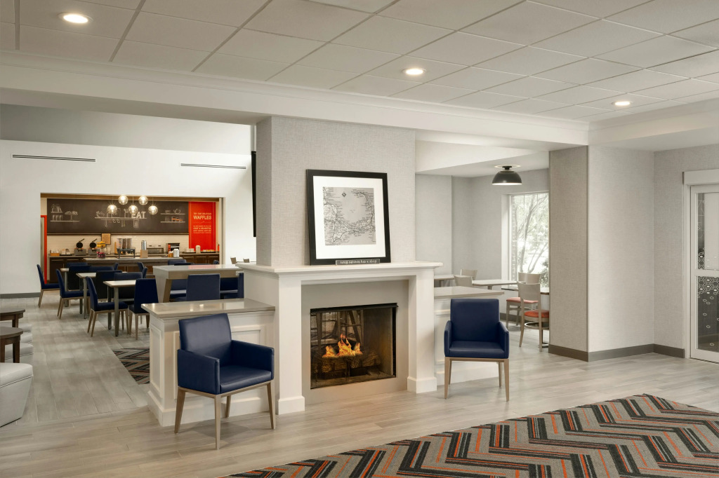 Hampton Inn & Suites - Cape Cod / West Yarmouth
