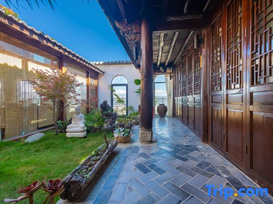 Qilu Sea-view Courtyard Hotel
