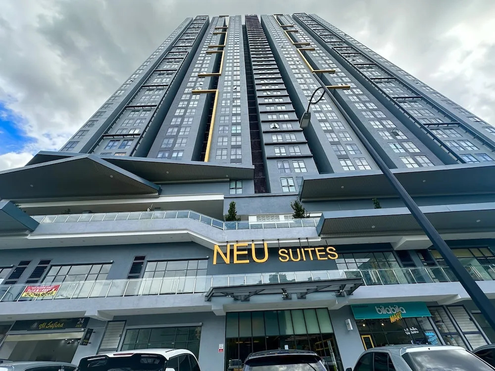 Neu Suites Service Apartment