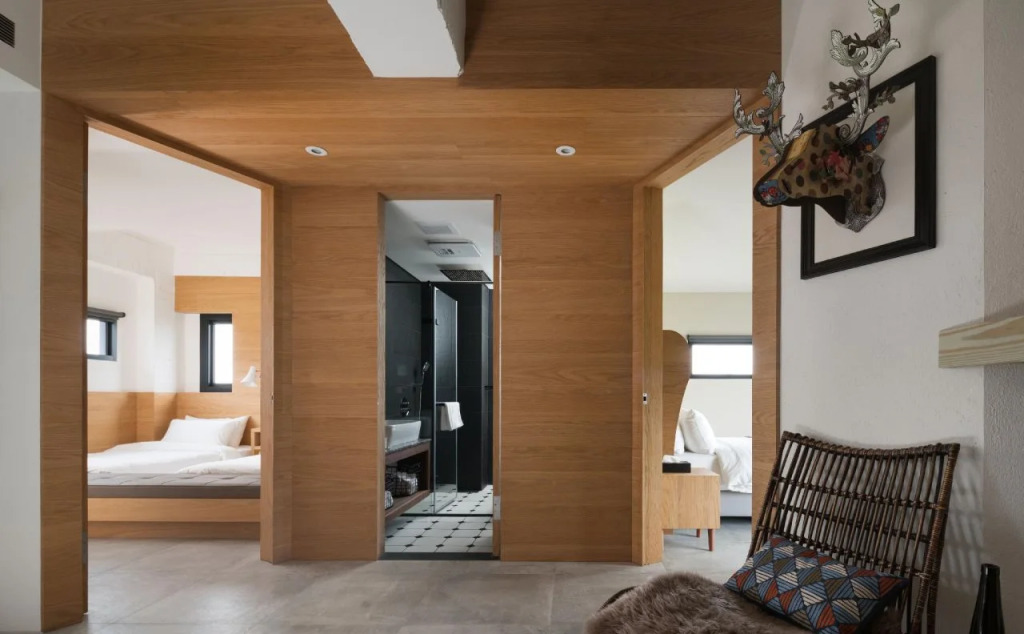 Black House