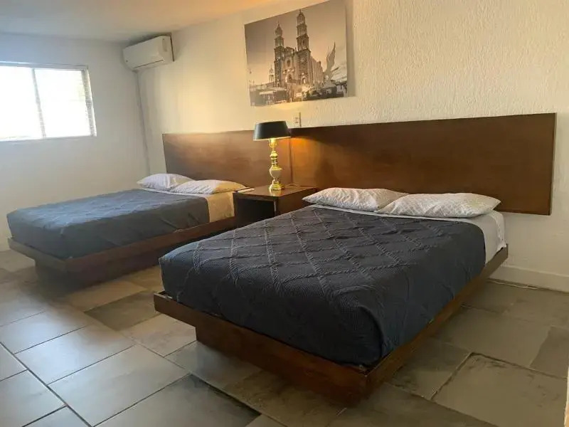 HOTEL MARIPINA