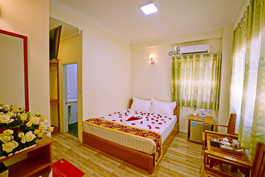 Moon Light Hotel