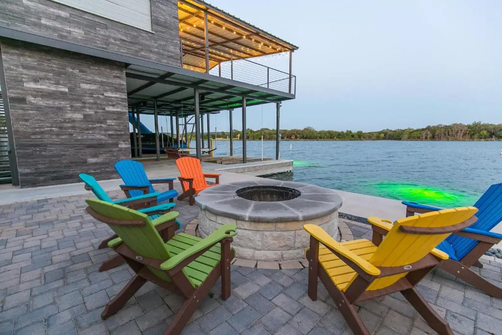 Wake & Roll - Loma Linda Luxury Lakeside Getaway