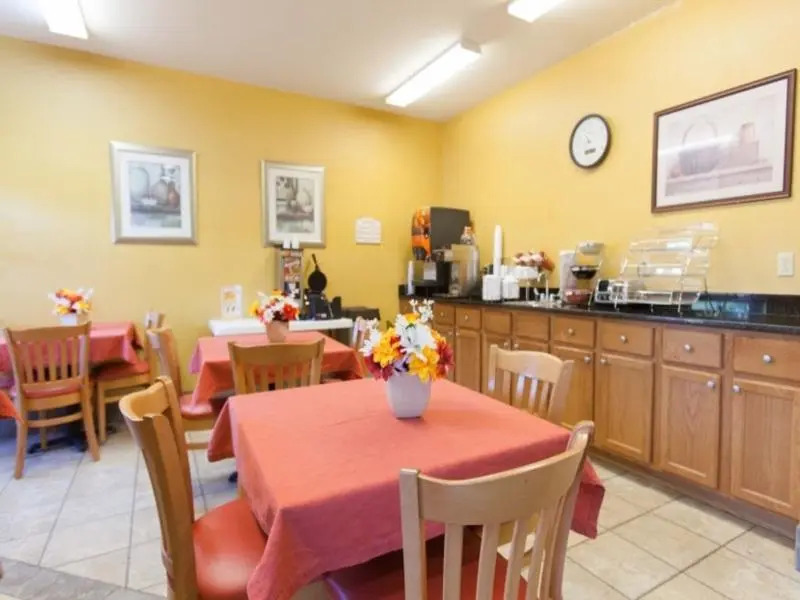 HomeTown Inn-Ringgold