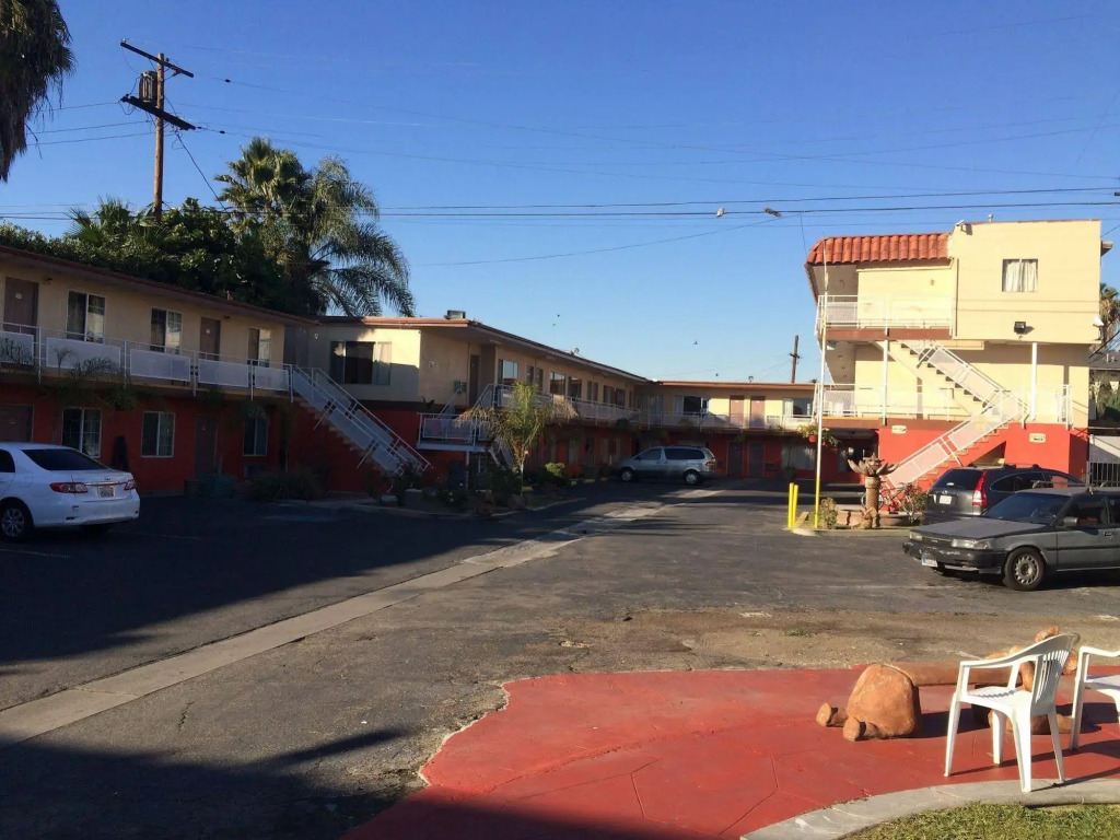 Long Beach Motel