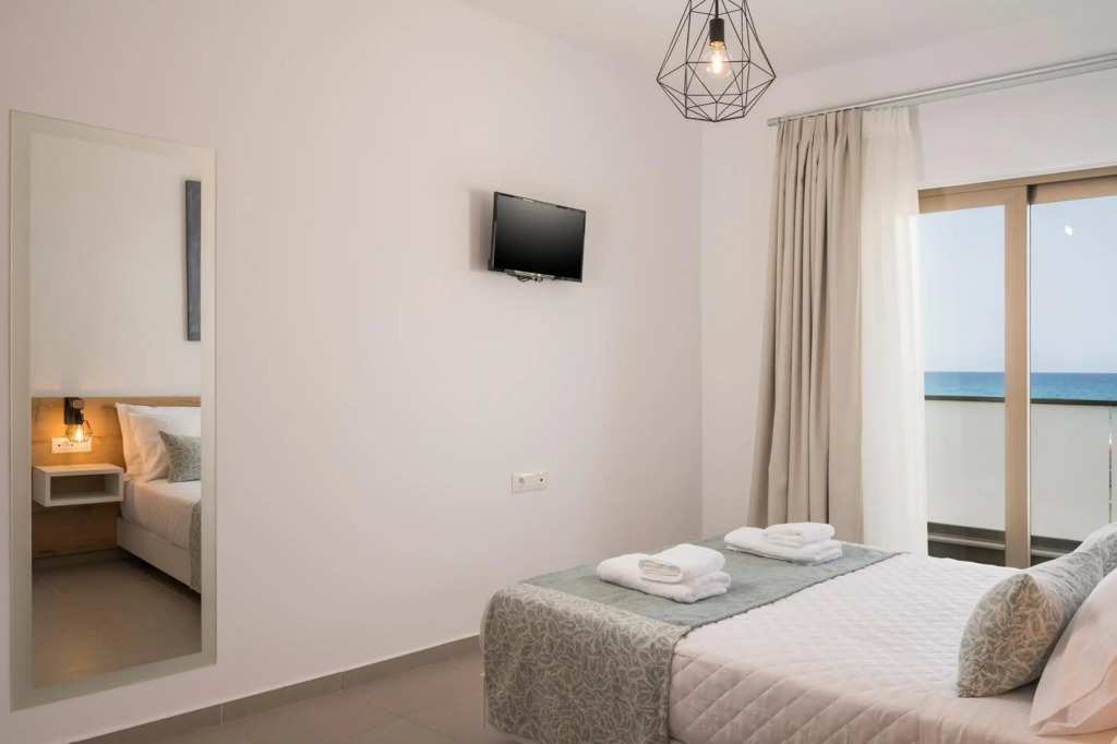 INDIGO BLUE Seaside Deluxe Apartments