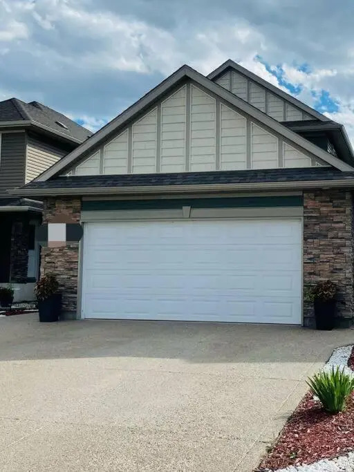 Charming 3BR Detached House in Stonebridge