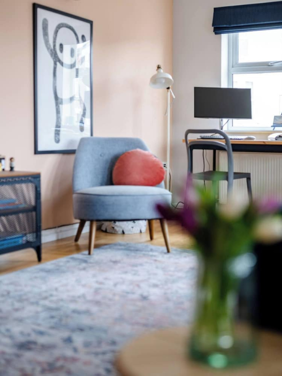 Modern Margate Apt 2BR En-suite Parking by Adliv
