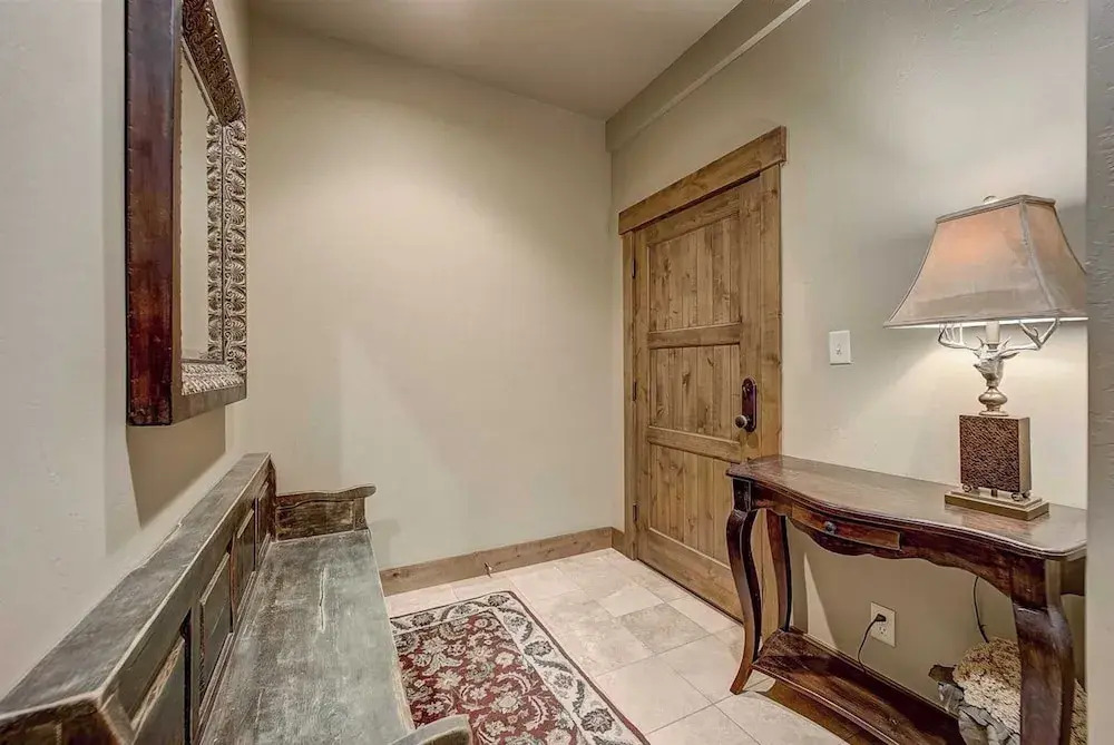 7 Condos, Ski-in/ski-out + Hot Tubs Sleeps 30 Mont Cervin by Avantstay