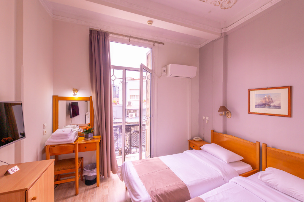 Metropolis Hotel