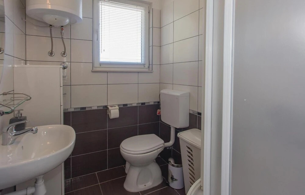 Nice Home in Poljica With Wifi and 5 Bedrooms