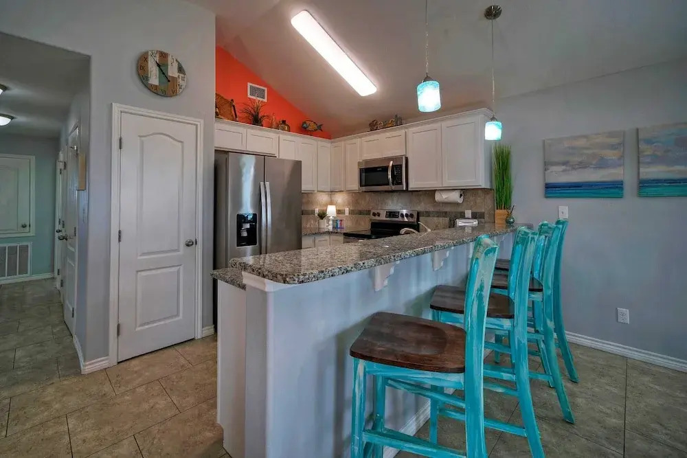 Laid Back Lime by AvantStay | Near Beach w/ Pool, Complimentary Pool Warmer