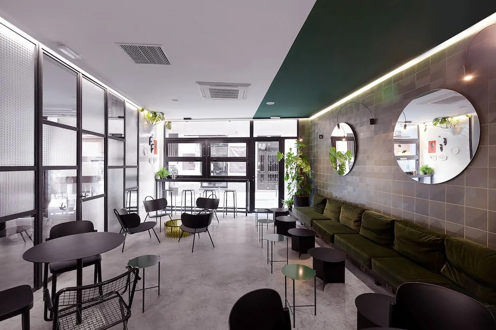 2060 The Newton Hostel