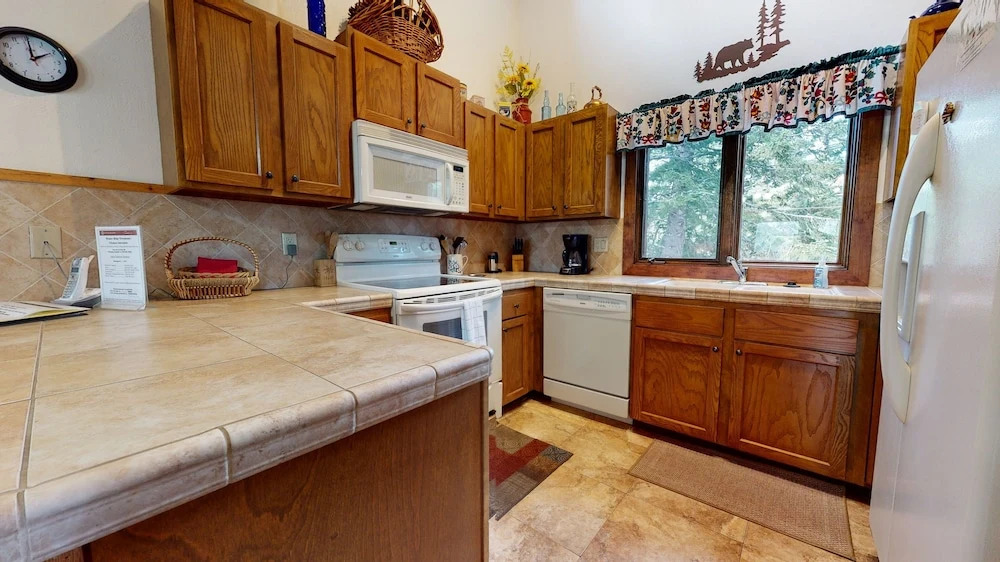 Meadow Ridge 28 Spacious and Secluded, Private Washer Dryer, Close to Eagle by RedAwning