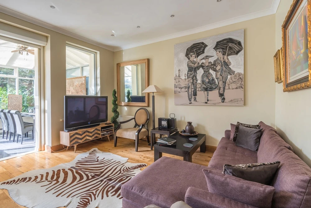 Designer Chelsea Family Home with Garden