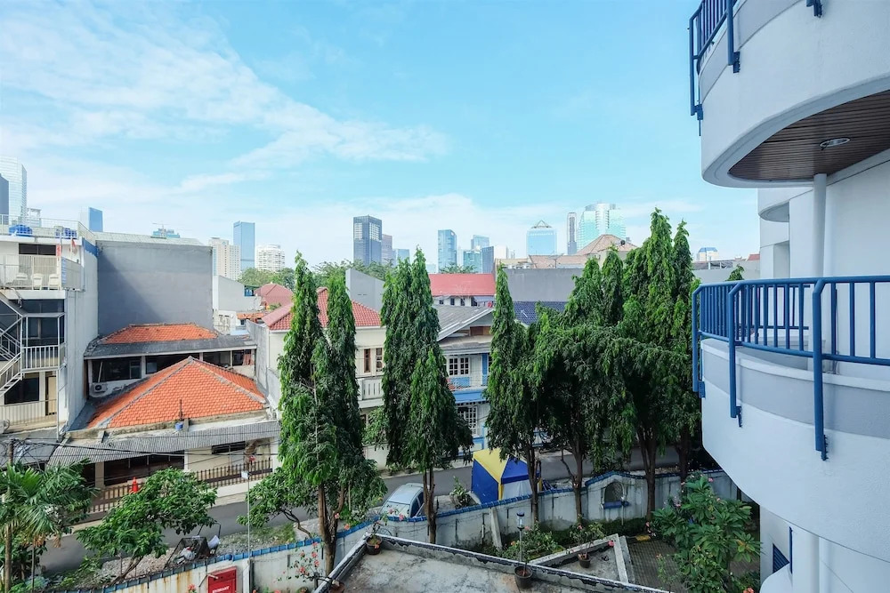 Classic Studio Park Royale Apartment Near Sudirman by Travelio