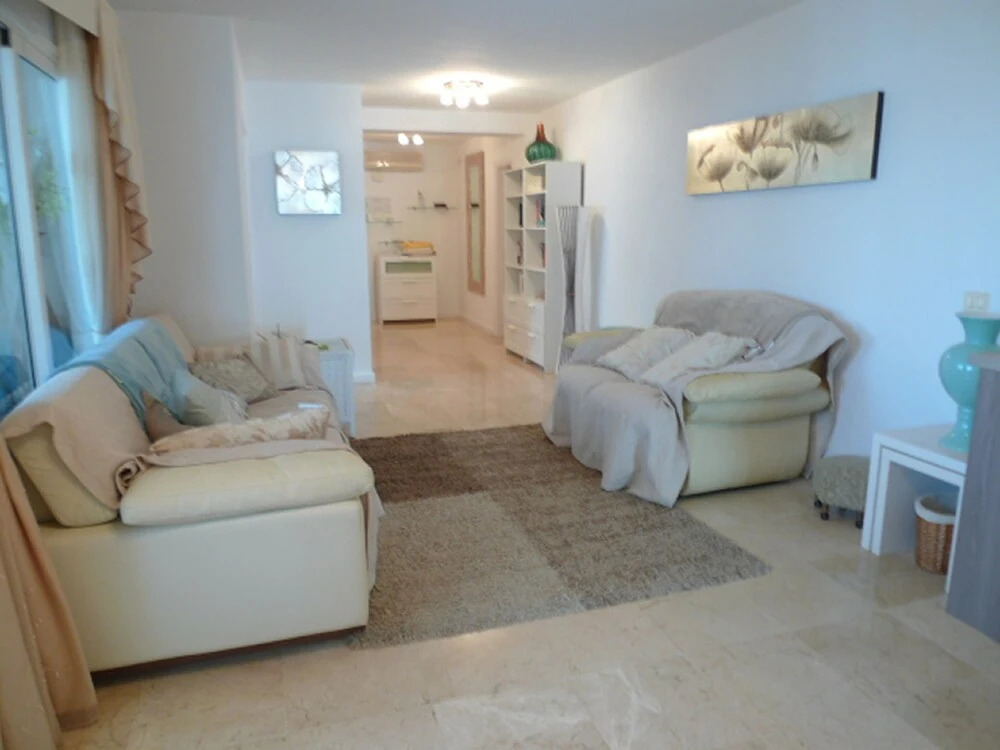 Beautiful 3 bed 2 Bath Penthouse Free Wifi & Parking, A/c, Fantastic sea Views