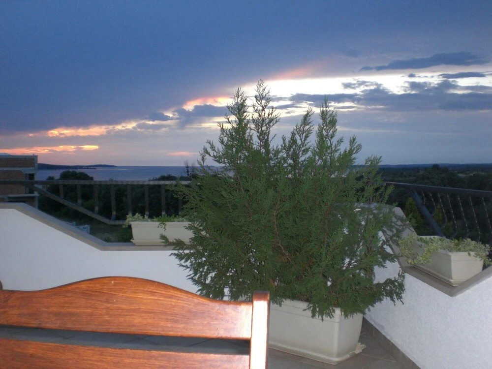 Quaint Apartment with Garden in Pula