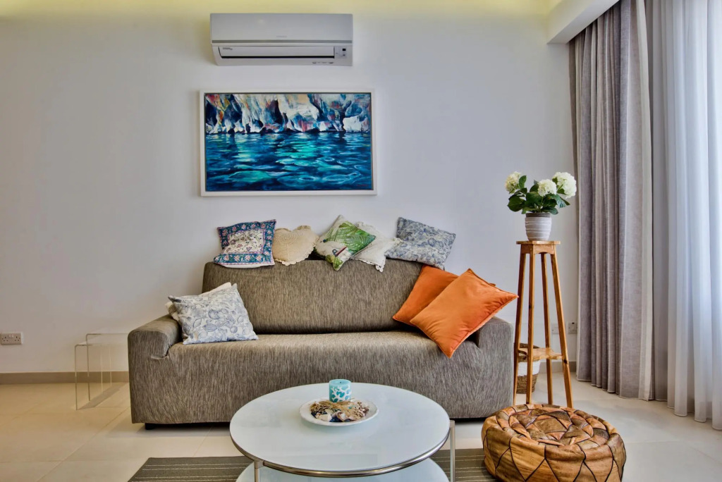 Raphaels - 2 Bedroom Apartment by Solea Holiday Homes