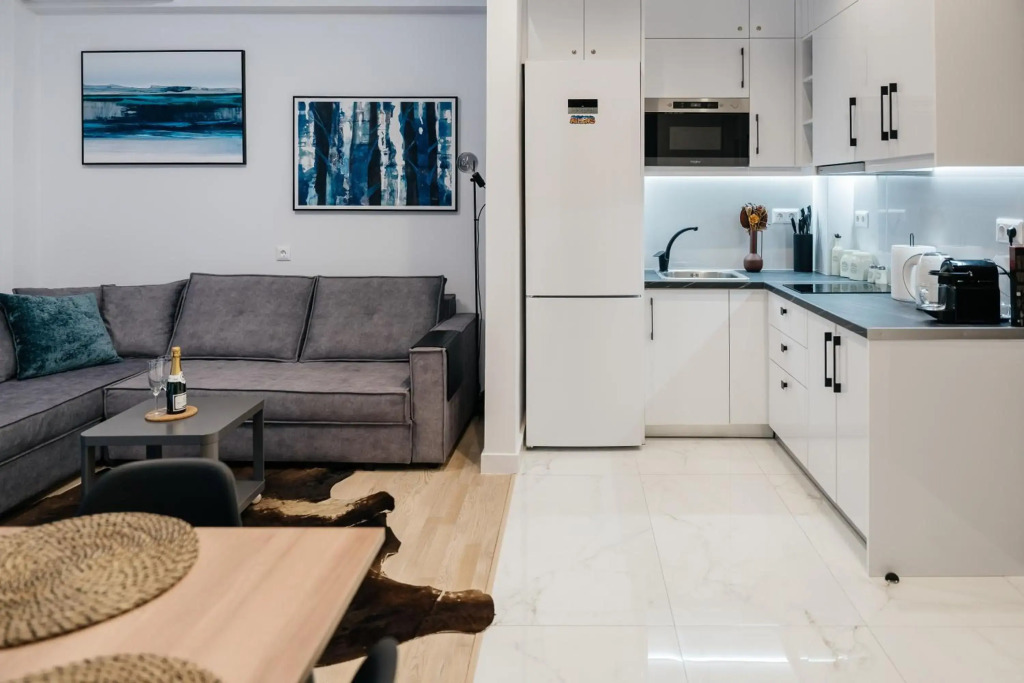 Rent Me (Affordable apartment in Athens)